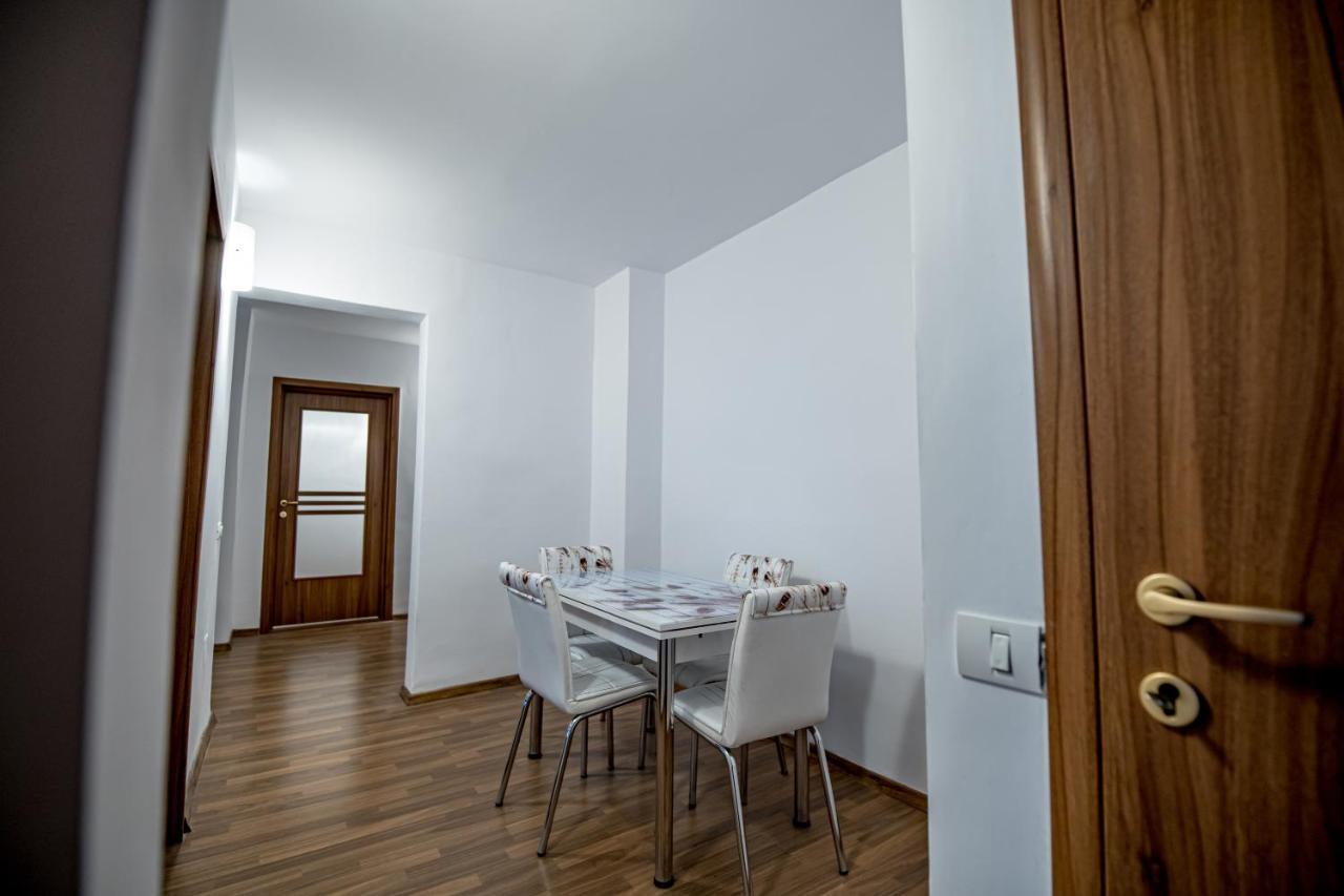 Apartament 3 Camere Royal ブラショフ エクステリア 写真